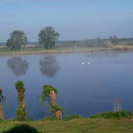 ホームステイ Nad Odra